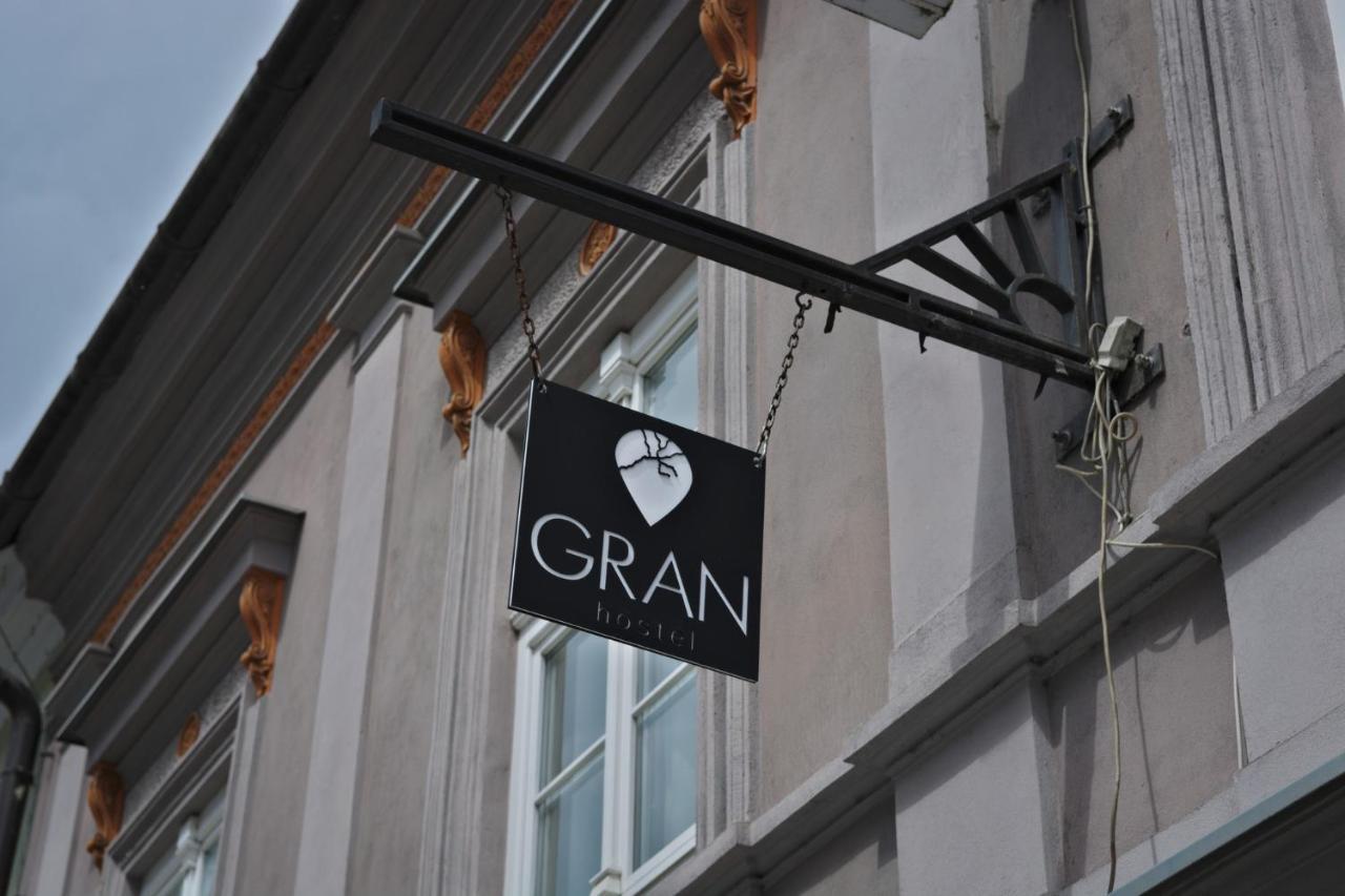 GRAN hostel Banská Bystrica Buitenkant foto